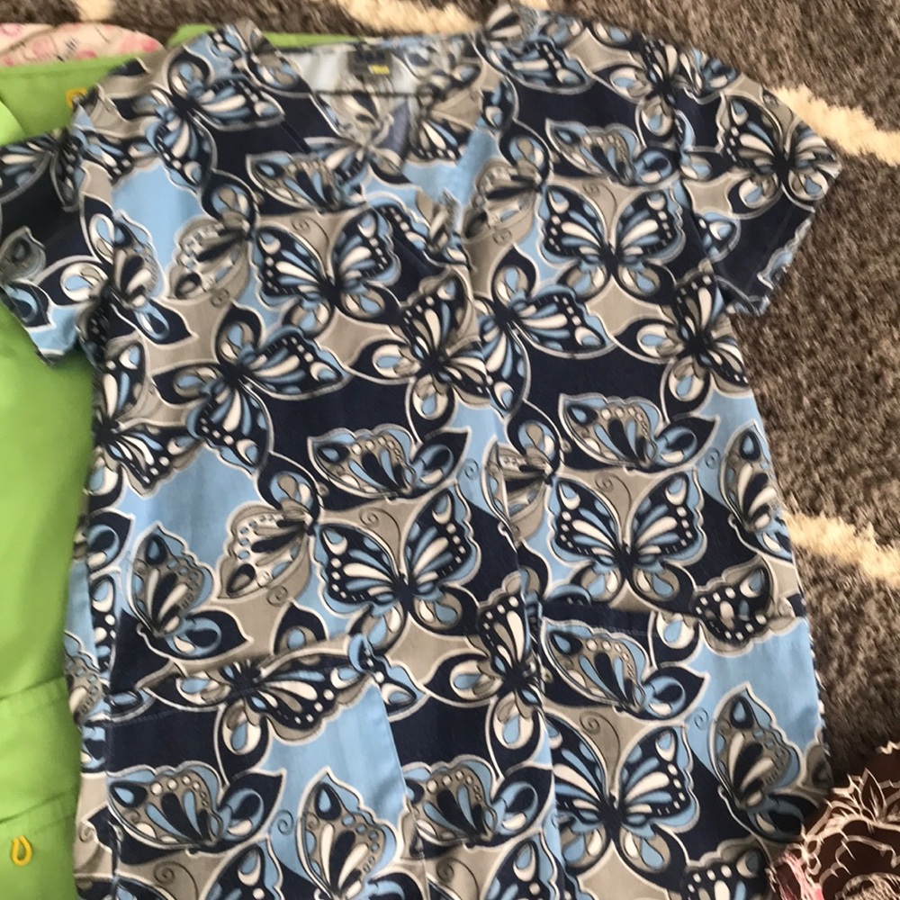Scrub top bundle!!!! - Picture 3 of 5